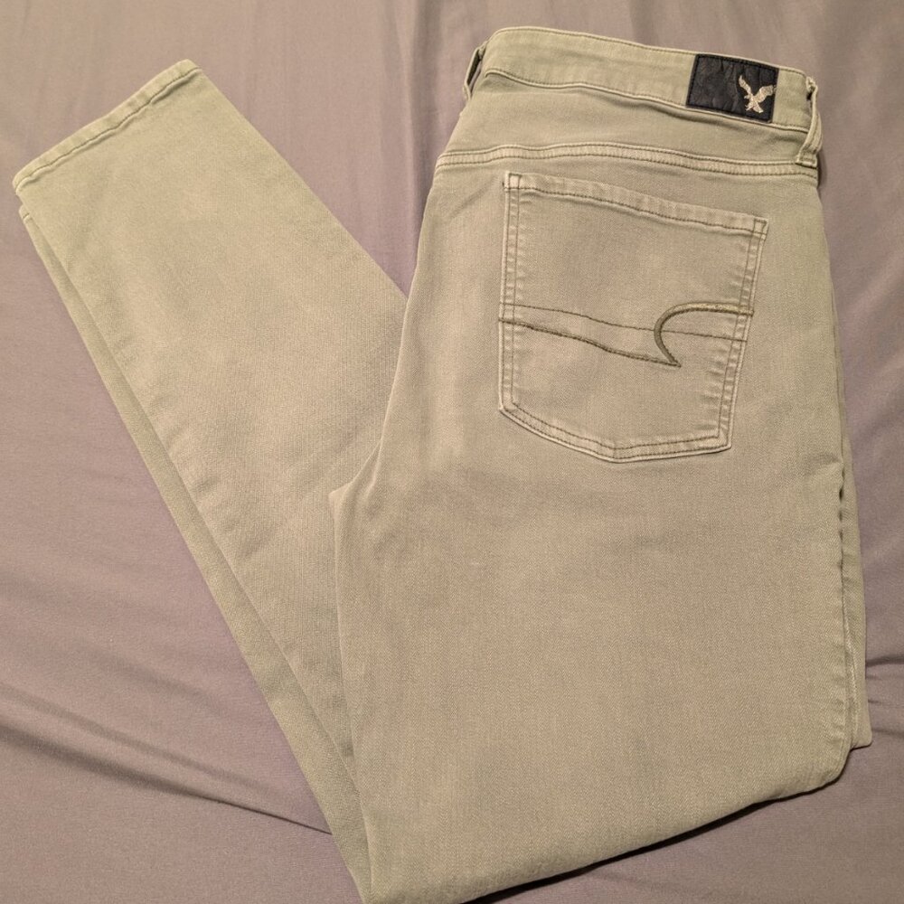 Size 14 - Regular - American Eagle - Super Super Stretch - Jegging